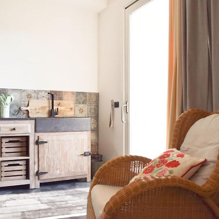 Lughia Bed & Breakfast ตอร์โตลี ภายนอก รูปภาพ