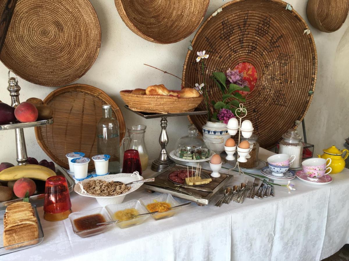Lughia Bed & Breakfast ตอร์โตลี ภายนอก รูปภาพ