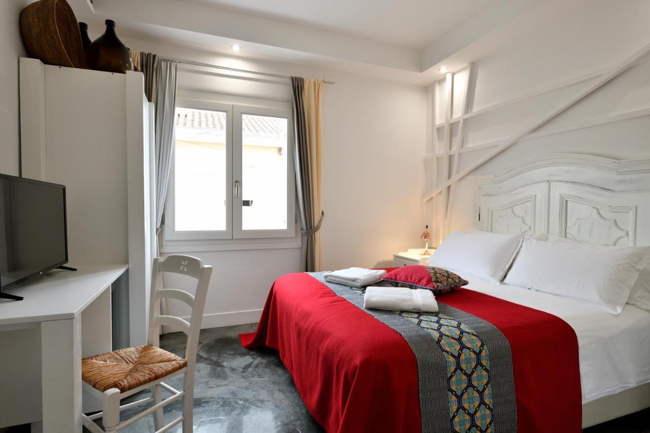 Lughia Bed & Breakfast ตอร์โตลี ภายนอก รูปภาพ