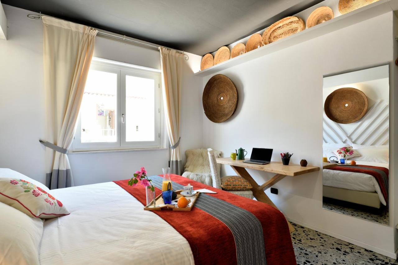 Lughia Bed & Breakfast ตอร์โตลี ภายนอก รูปภาพ