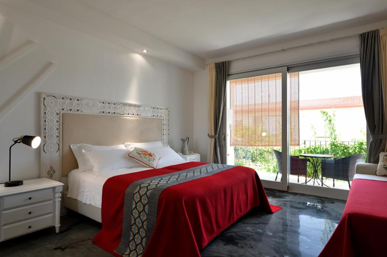 Lughia Bed & Breakfast ตอร์โตลี ภายนอก รูปภาพ
