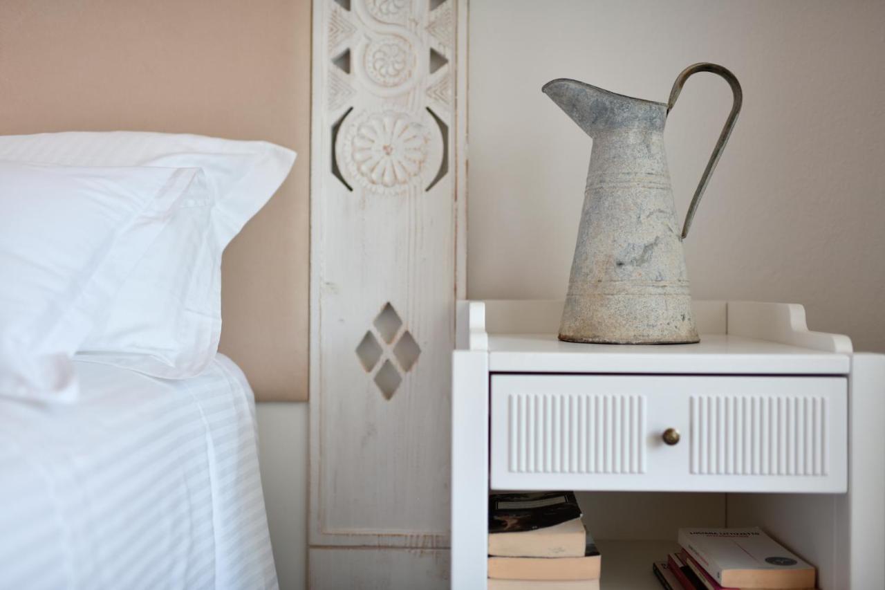 Lughia Bed & Breakfast ตอร์โตลี ภายนอก รูปภาพ