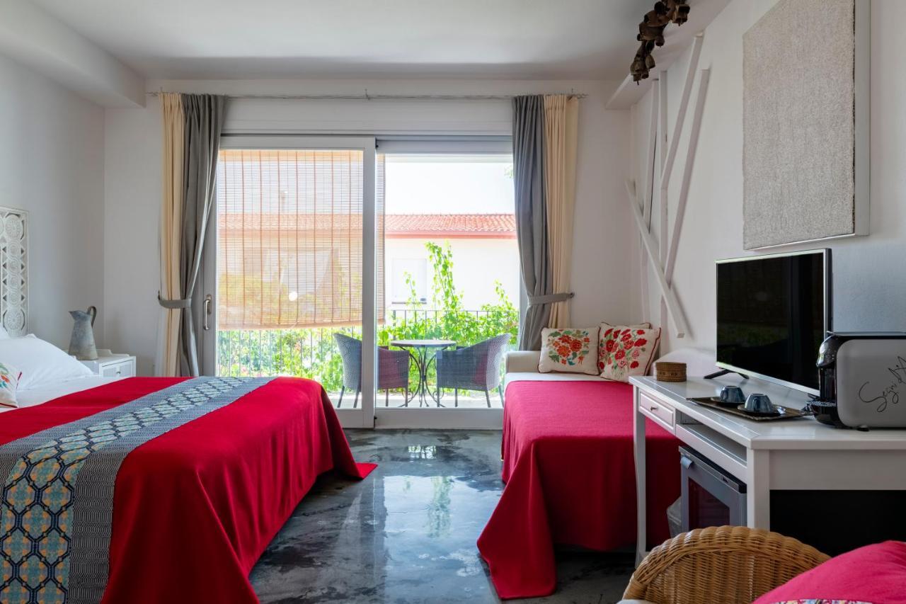 Lughia Bed & Breakfast ตอร์โตลี ภายนอก รูปภาพ