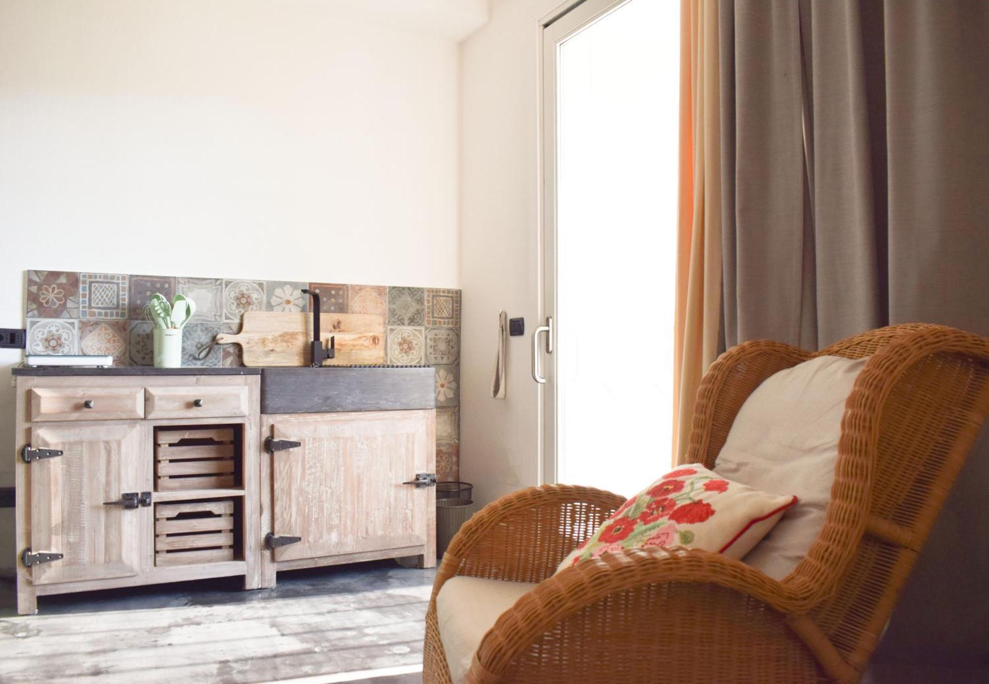Lughia Bed & Breakfast ตอร์โตลี ภายนอก รูปภาพ